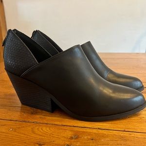 CL by Laundry Forward Bootie/Shootie